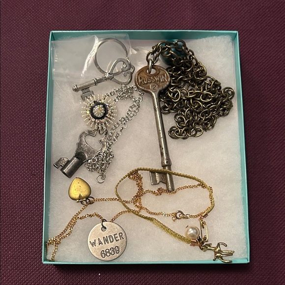 Handmade Costume Jewelry mix - Picture 1 of 1